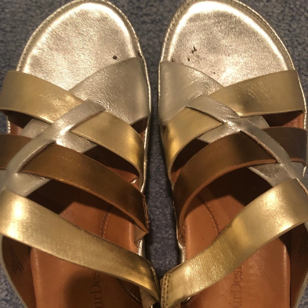 L'Amour Des Pieds Tri-Color Metallic Sandal size 6 1/2